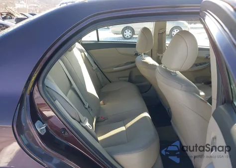 2013 Toyota Corolla Le Special Edition z USA, uszkodzony, nr VIN 2T1BU4EE5DC098589